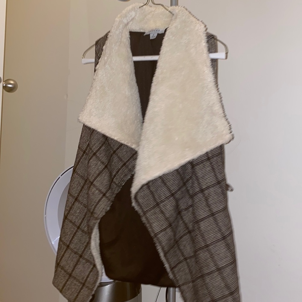 NWOT Sherpa vest S